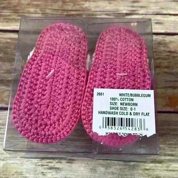 Jeffries Socks Newborn Crochet Sandals | Pink and White - Picture 5 of 5